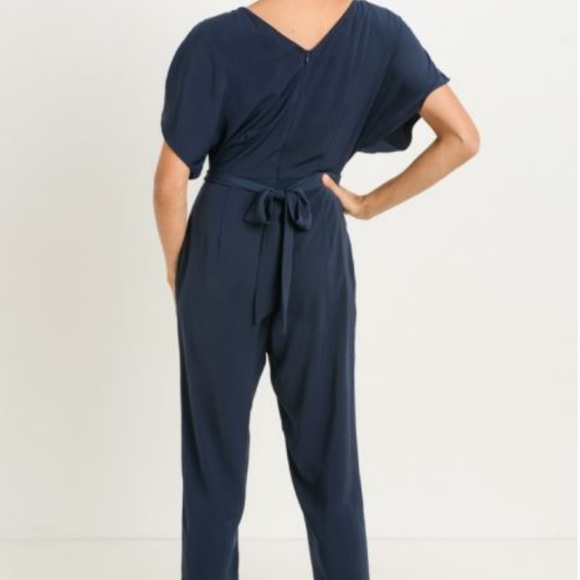 Navy Blue V-Neck Jumpsuit – Elegant & Minimalist Style - Picture 3 of 7